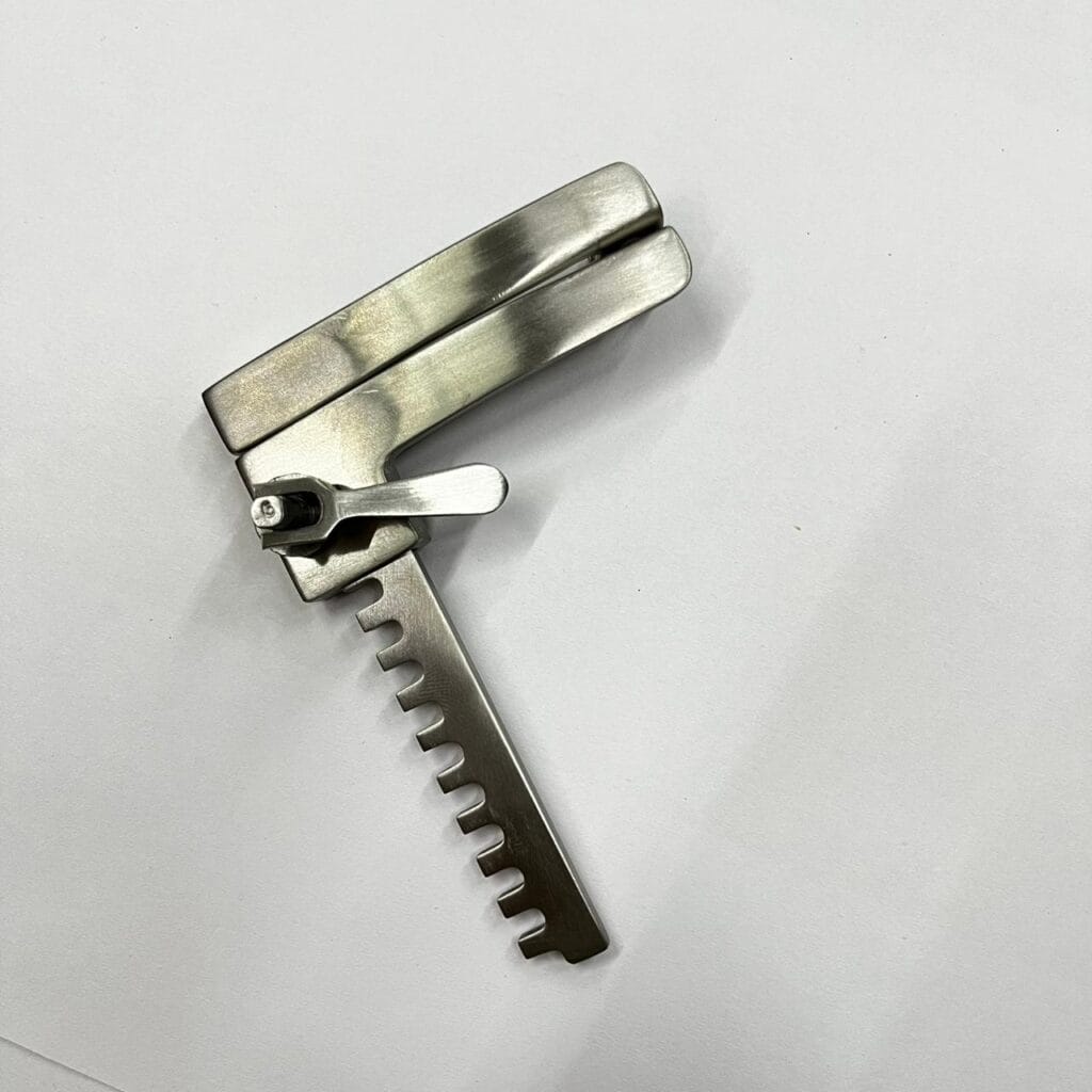 Chest Retractor Finochitto (Pediatric) 2.5 inch - Surgical Shoppe